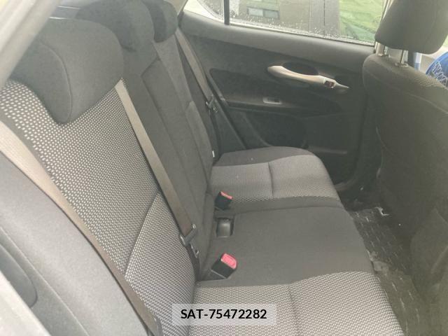 Toyota AURIS 2011-08 7561853-15
