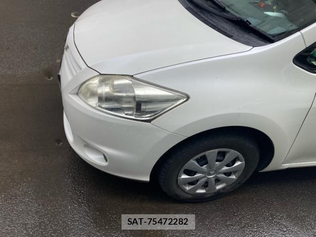 Toyota AURIS 2011-08 7561853-1