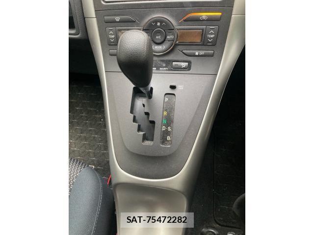 Toyota AURIS 2011-08 7561853-20