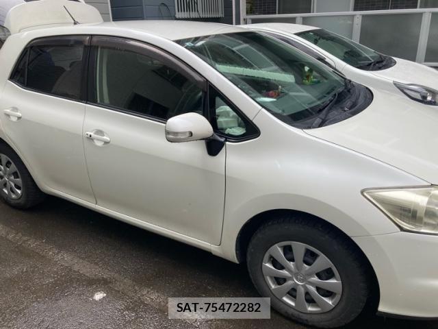 Toyota AURIS 2011-08 7561853-3