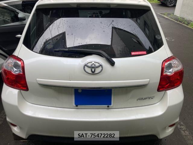 Toyota AURIS 2011-08 7561853-5