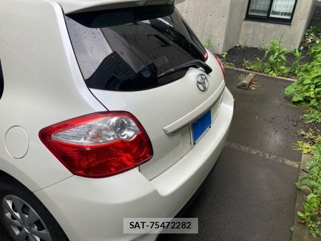 Toyota AURIS 2011-08 7561853-6