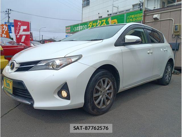 Toyota AURIS 2013-08 8313221-0