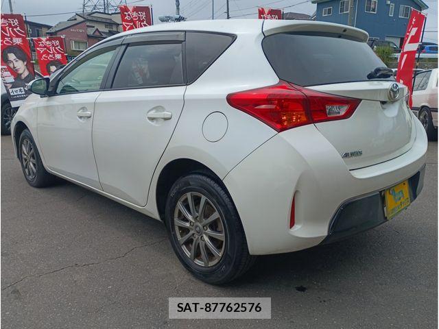 Toyota AURIS 2013-08 8313221-15