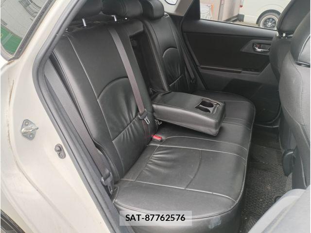 Toyota AURIS 2013-08 8313221-18
