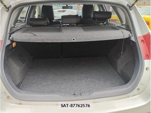 Toyota AURIS 2013-08 8313221-19
