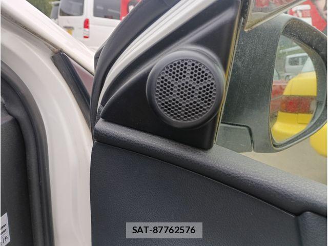 Toyota AURIS 2013-08 8313221-28