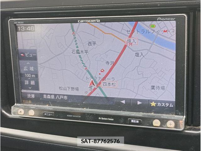 Toyota AURIS 2013-08 8313221-6