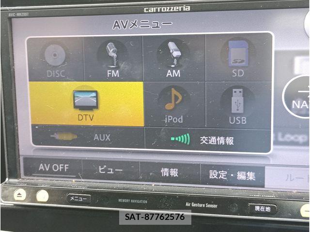 Toyota AURIS 2013-08 8313221-7