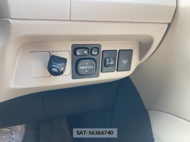 Toyota AURIS 2010-02 8523679-13