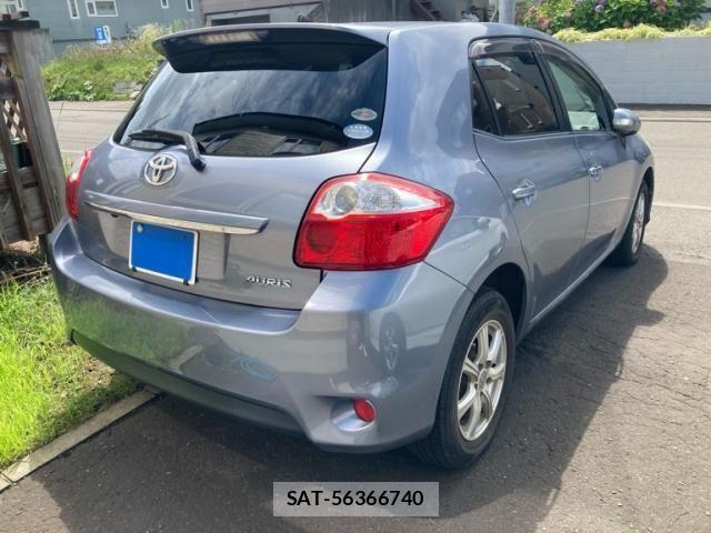 Toyota AURIS 2010-02 8523679-2