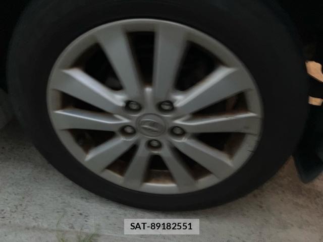 Toyota AURIS 2009-08 8523678-9