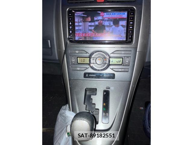 Toyota AURIS 2009-08 8523678-15