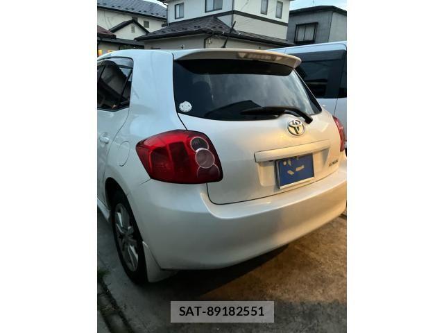 Toyota AURIS 2009-08 8523678-4