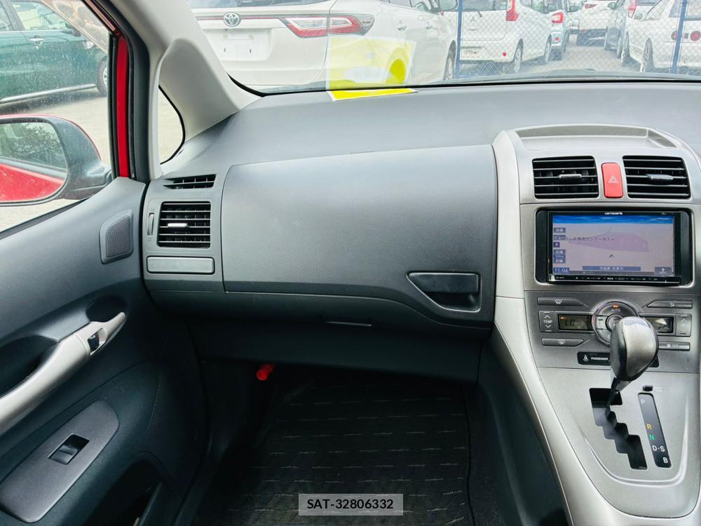 Toyota AURIS 2008-07 8665579-17