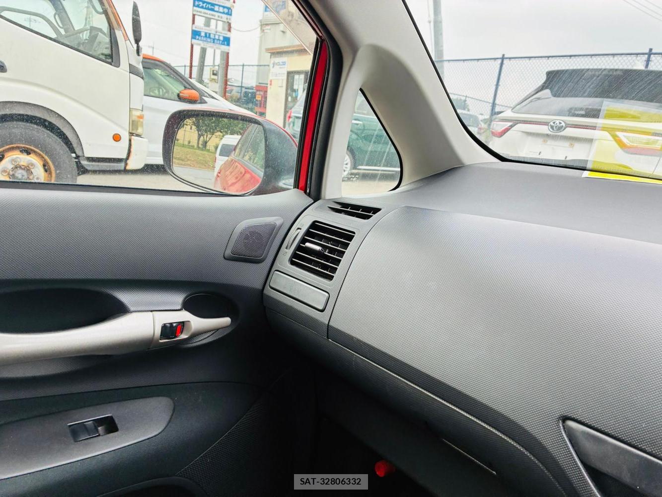 Toyota AURIS 2008-07 8665579-18