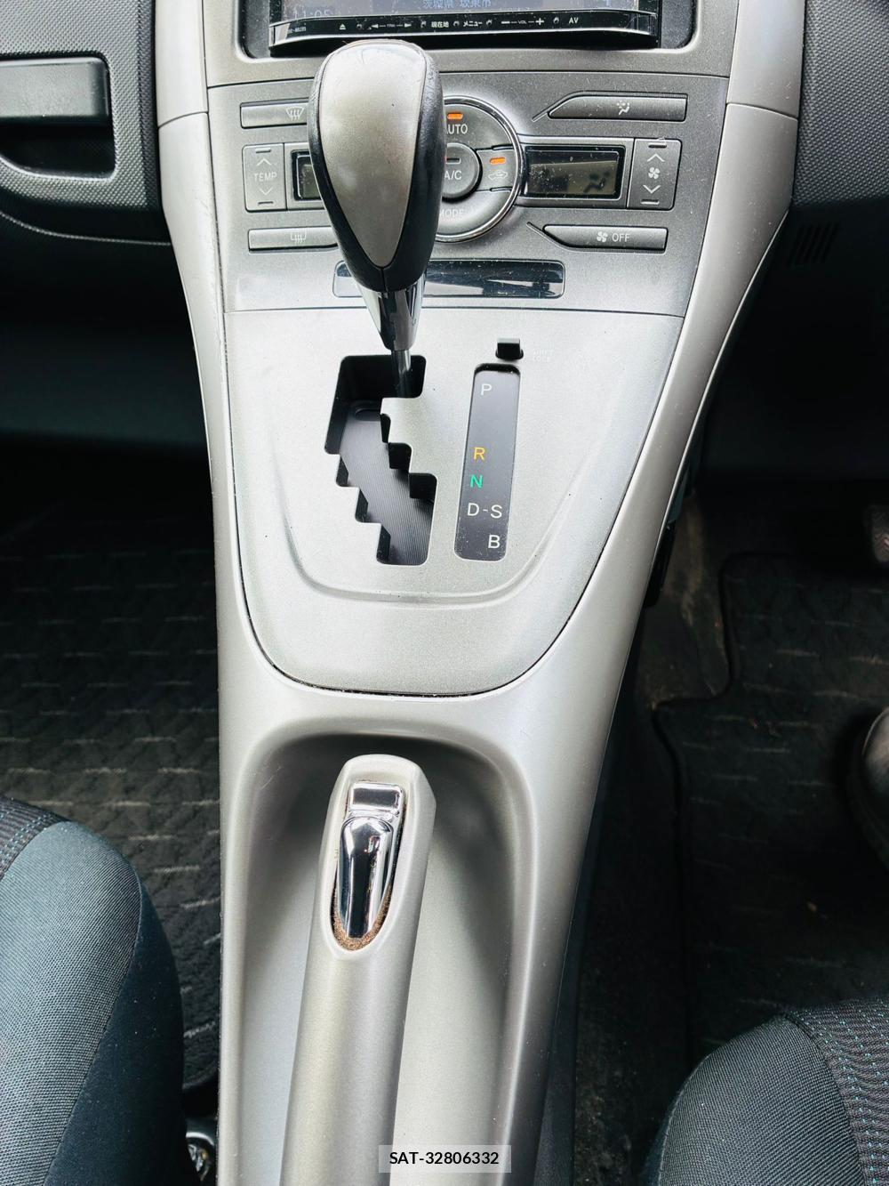 Toyota AURIS 2008-07 8665579-21