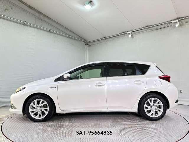 Toyota AURIS 2016-11 1051606-7