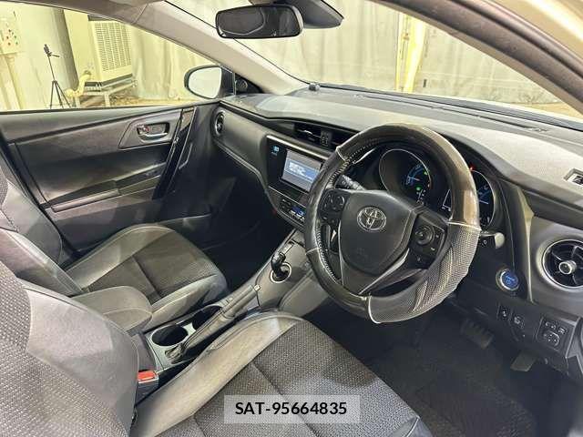 Toyota AURIS 2016-11 1051606-8
