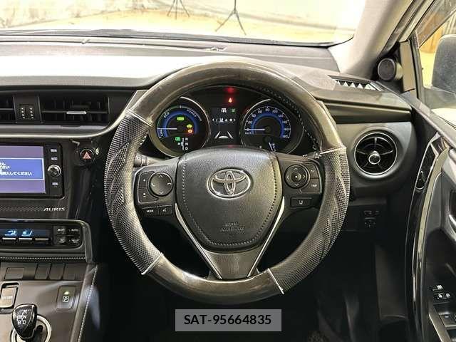 Toyota AURIS 2016-11 1051606-9