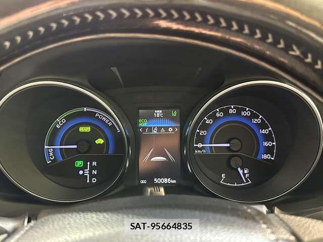 Toyota AURIS 2016-11 1051606-10