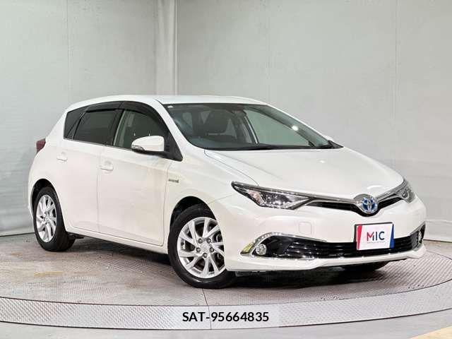Toyota AURIS 2016-11 1051606-1