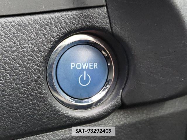 Toyota AURIS 2016-05 1488802-12