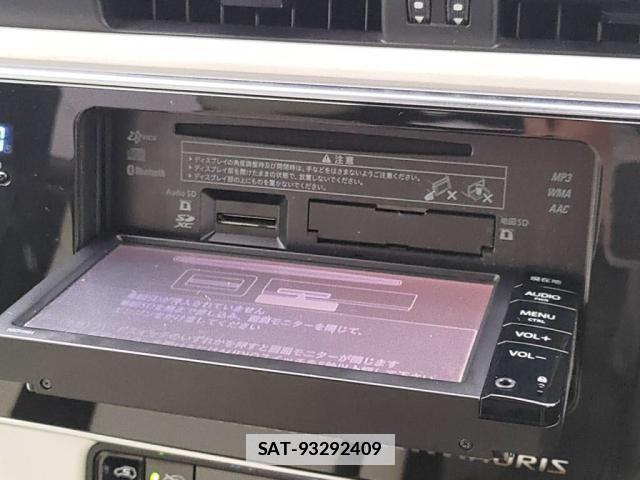 Toyota AURIS 2016-05 1488802-17