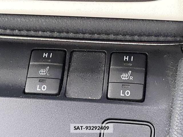 Toyota AURIS 2016-05 1488802-18