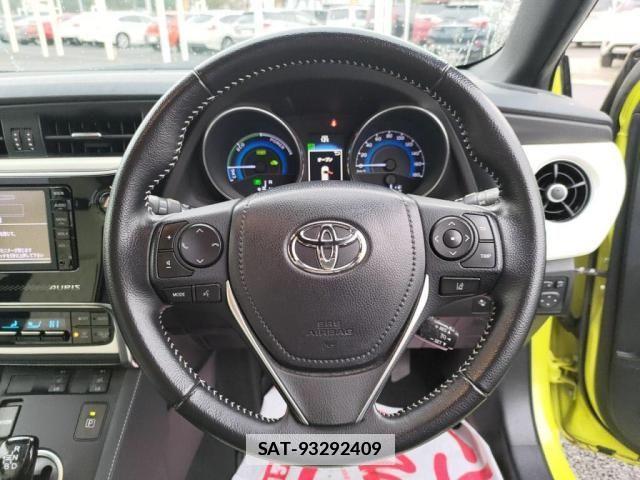 Toyota AURIS 2016-05 1488802-19