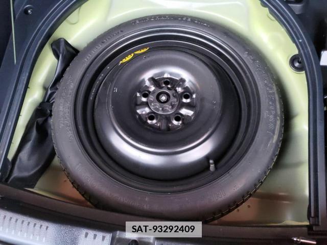 Toyota AURIS 2016-05 1488802-27
