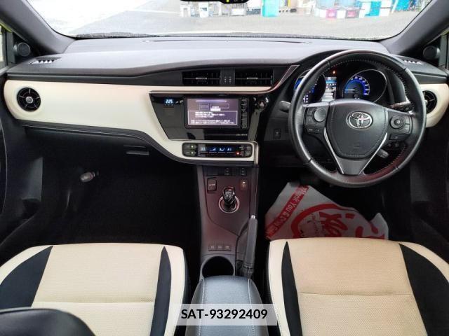 Toyota AURIS 2016-05 1488802-2