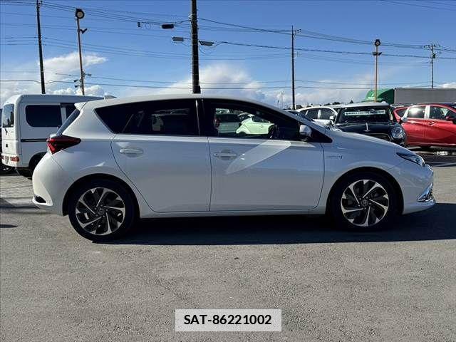 Toyota AURIS 2016-04 2098691-11