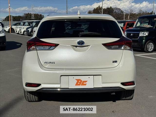 Toyota AURIS 2016-04 2098691-13