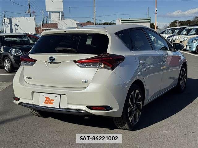 Toyota AURIS 2016-04 2098691-14