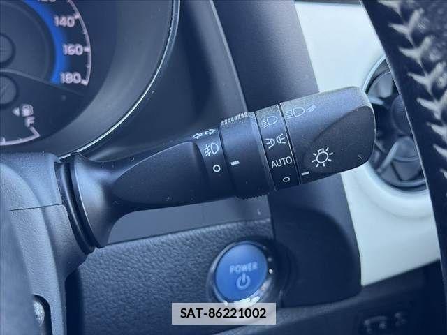 Toyota AURIS 2016-04 2098691-26