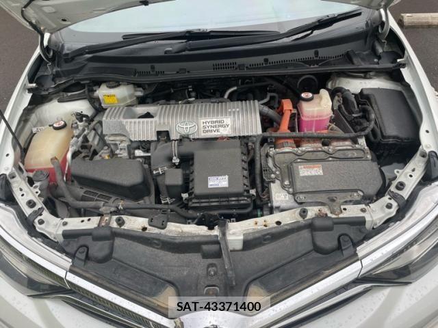 Toyota AURIS 2017-12 6902396-11