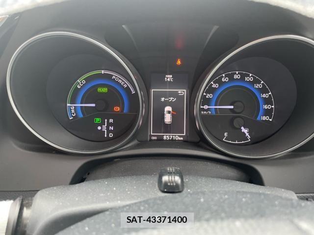 Toyota AURIS 2017-12 6902396-21