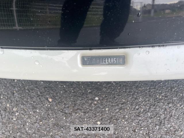 Toyota AURIS 2017-12 6902396-3