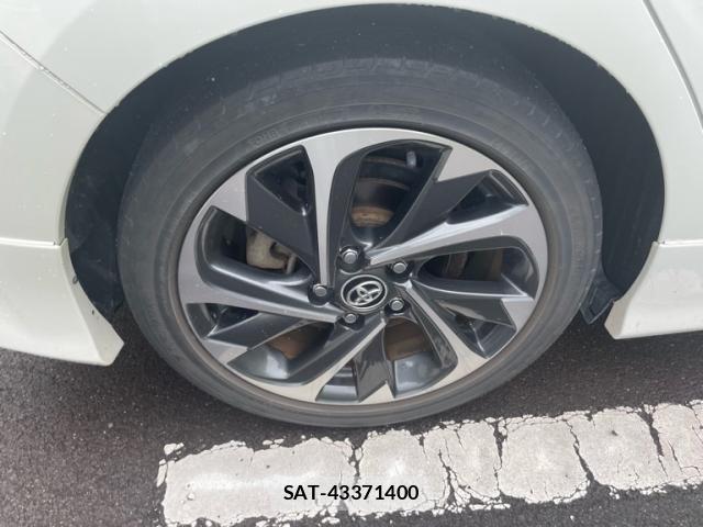 Toyota AURIS 2017-12 6902396-6