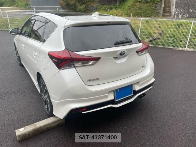 Toyota AURIS 2017-12 6902396-8