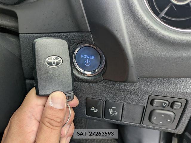 Toyota AURIS 2017-03 7057542-11