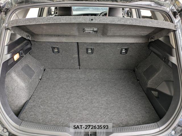 Toyota AURIS 2017-03 7057542-5