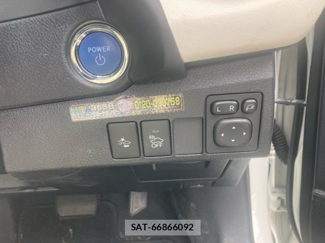 Toyota AURIS 2017-10 8098105-10