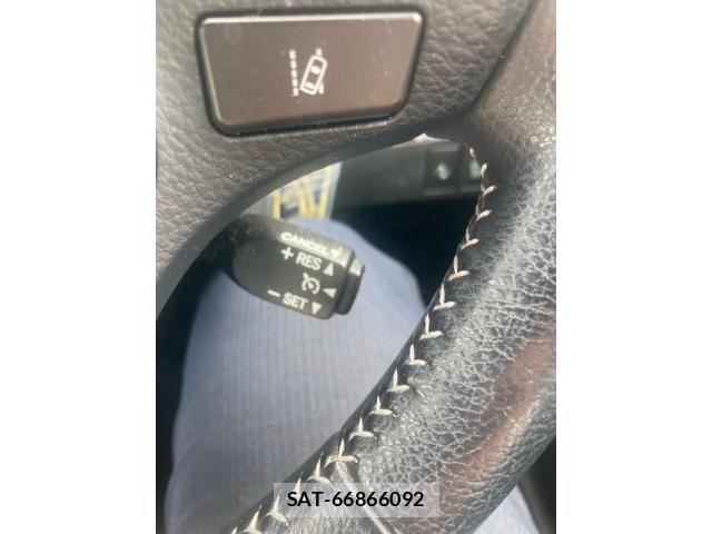 Toyota AURIS 2017-10 8098105-17