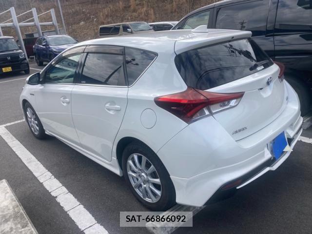 Toyota AURIS 2017-10 8098105-2