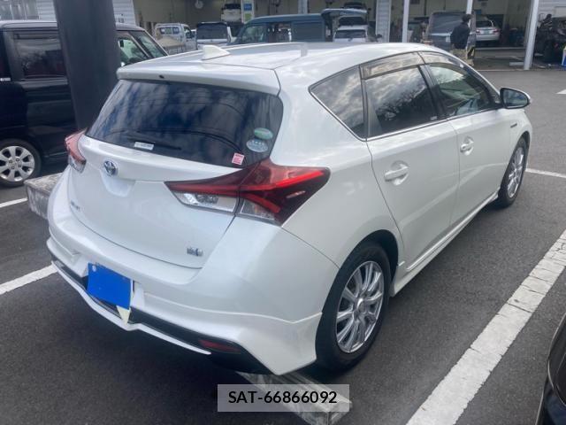 Toyota AURIS 2017-10 8098105-3