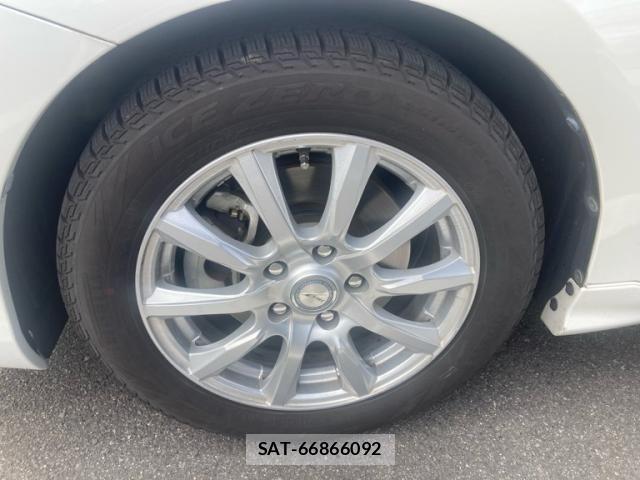 Toyota AURIS 2017-10 8098105-6