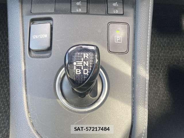 Toyota AURIS 2016-12 8206489-10