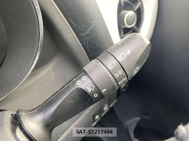 Toyota AURIS 2016-12 8206489-15